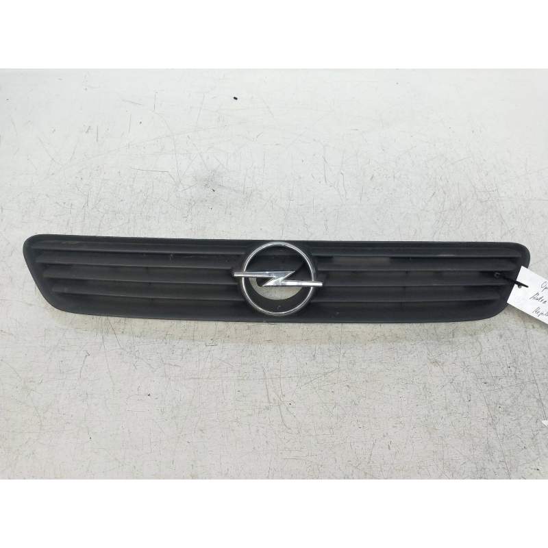 Recambio de rejilla delantera para opel astra g berlina 2.0 dti referencia OEM IAM   