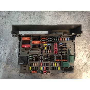 CAJA RELES / FUSIBLES 911944603 