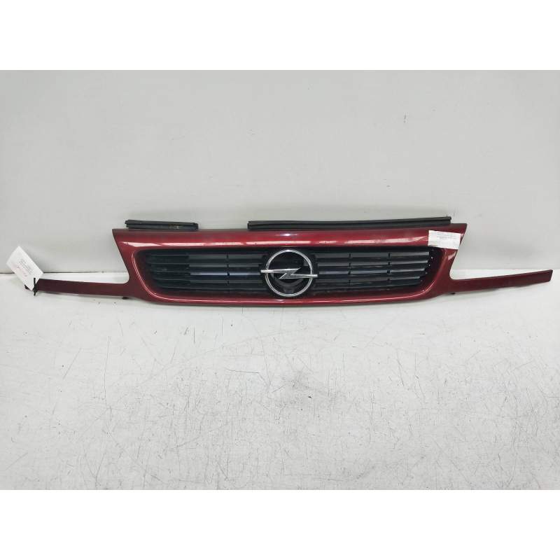 Recambio de rejilla delantera para opel astra f berlina elegance referencia OEM IAM   