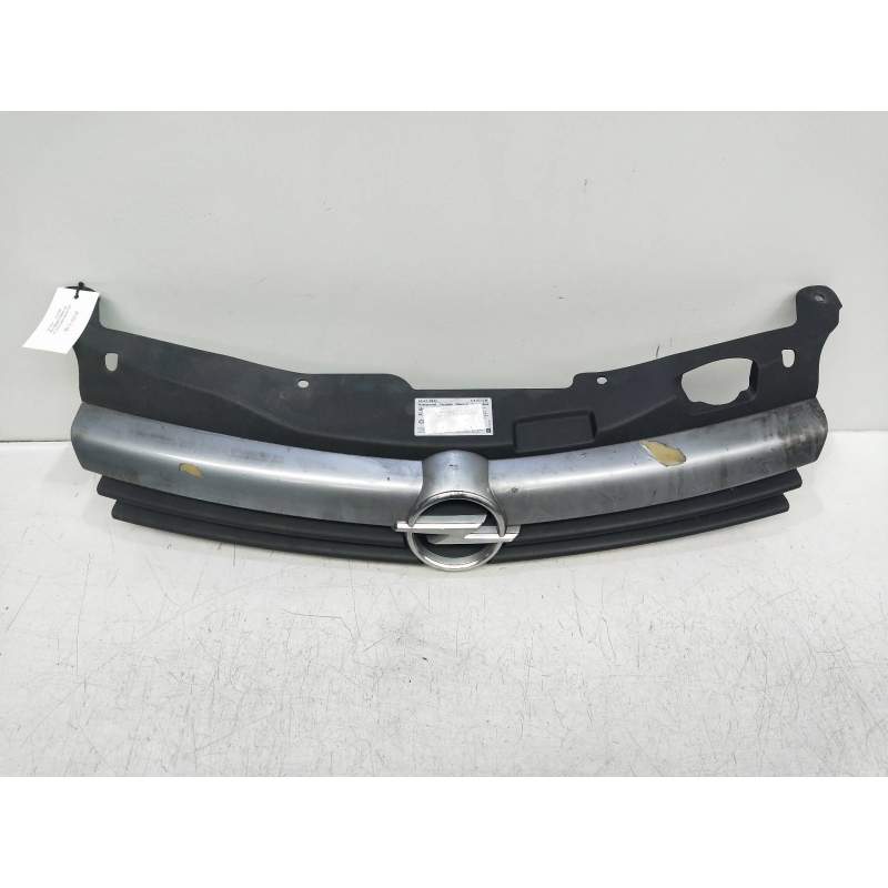 Recambio de rejilla delantera para opel astra h berlina cosmo referencia OEM IAM   H/2004