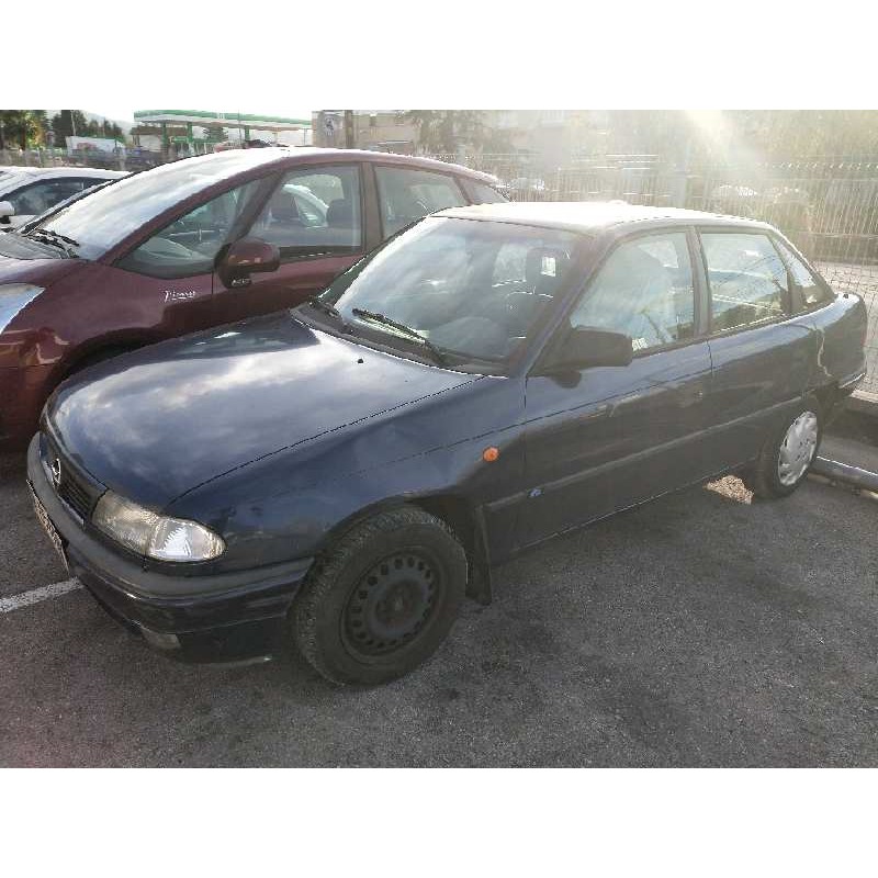 opel astra f berlina del año 1998