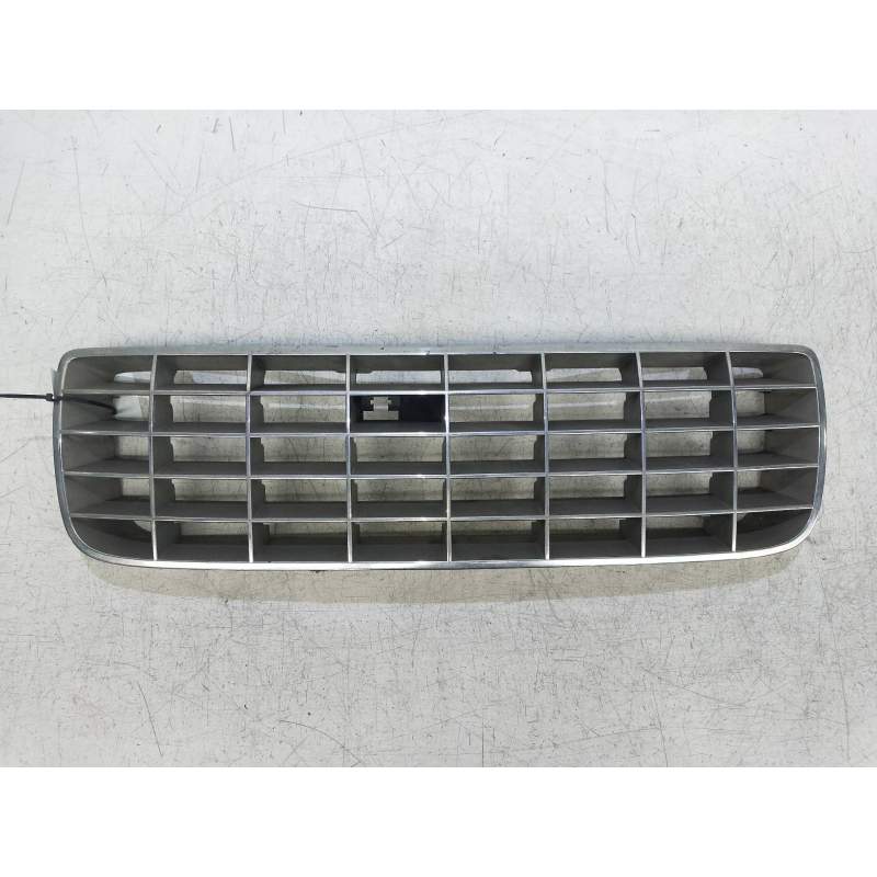 Recambio de rejilla delantera para opel senator b 3.0 cat referencia OEM IAM   