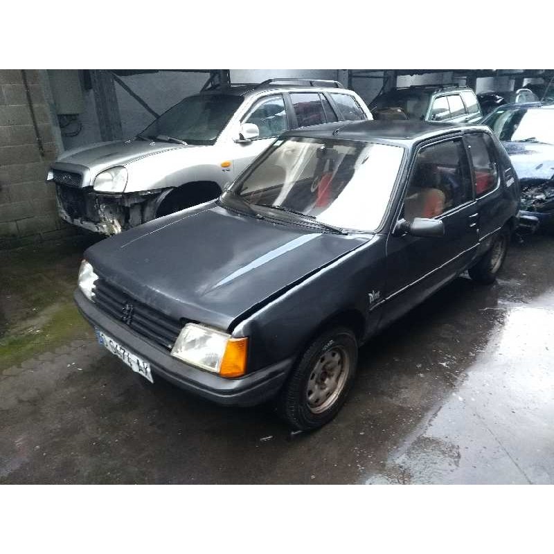 peugeot 205 berlina del año 1990