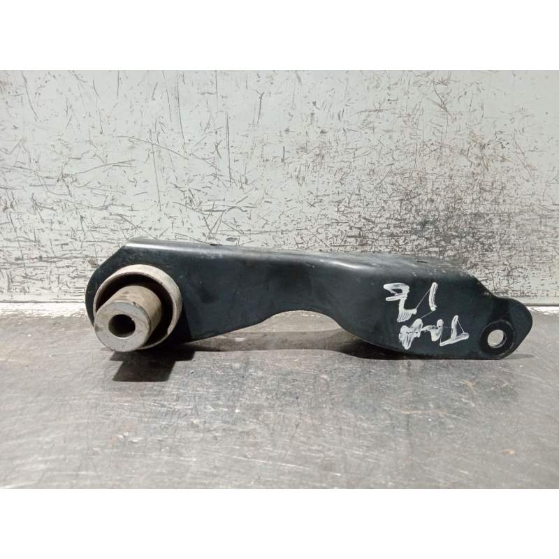 Recambio de brazo suspension inferior trasero izquierdo para jaguar f-pace referencia OEM IAM JLR1221443  