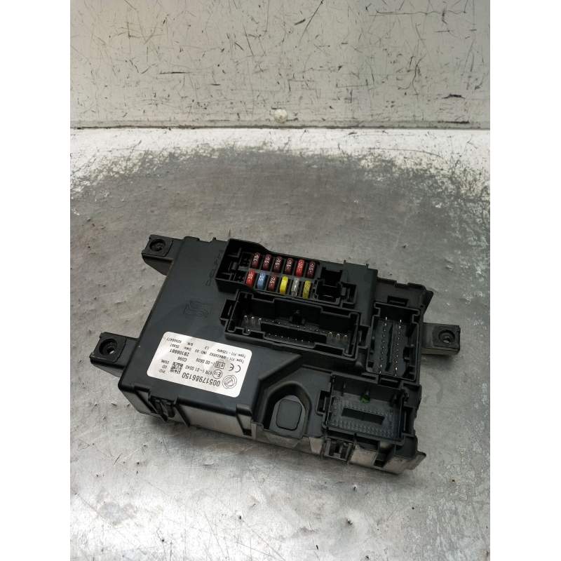 Recambio de caja reles / fusibles para fiat grande punto (199_) 1.2 referencia OEM IAM 28106881 00517986150 2005