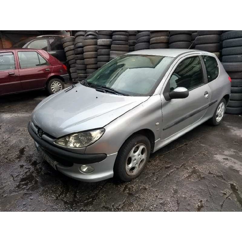 peugeot 206 berlina del año 2001