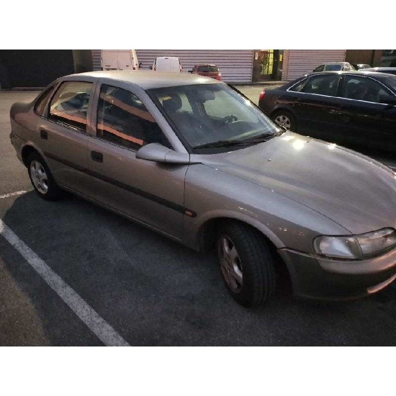 opel vectra b berlina del año 1996