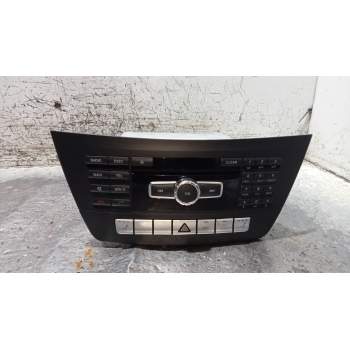 SISTEMA AUDIO / RADIO CD A2049009410 A2049013503 A1669022704