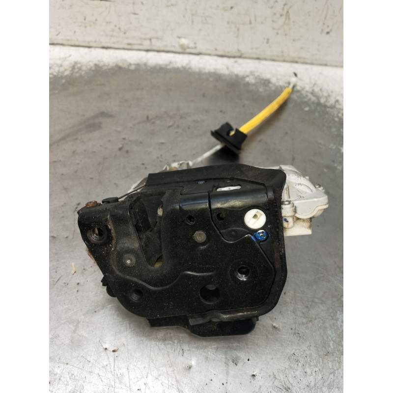 Recambio de motor cierre centralizado delantero derecho para audi a3 sportback (8pa) 2.0 tdi referencia OEM IAM 4F1837016 5P 200