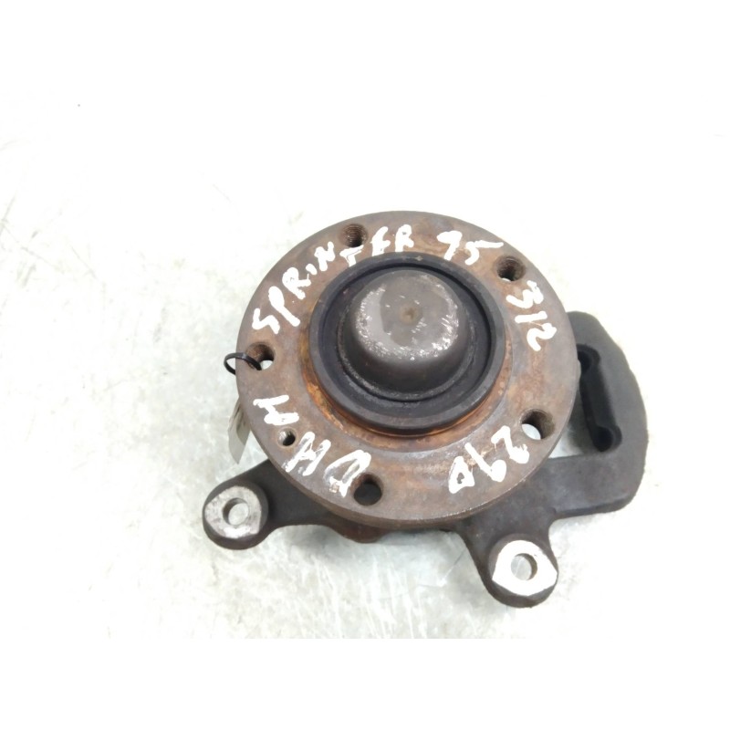 Recambio de mangueta delantera derecha para mercedes sprinter (w901,w904) caja cerr. 312 d (903.461-462) referencia OEM IAM   