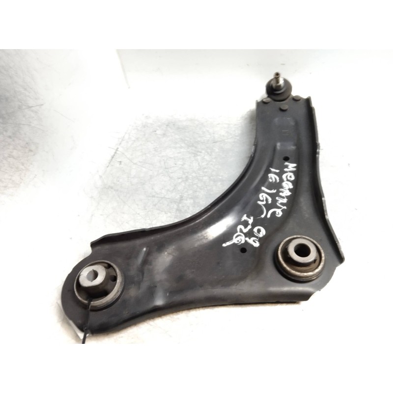 Recambio de brazo suspension inferior delantero izquierdo para renault megane iii coupe 1.6 16v referencia OEM IAM   