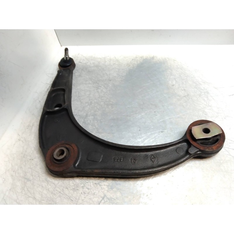 Recambio de brazo suspension inferior delantero derecho para renault safrane (b54) 2.2 dt (b54g) referencia OEM IAM   