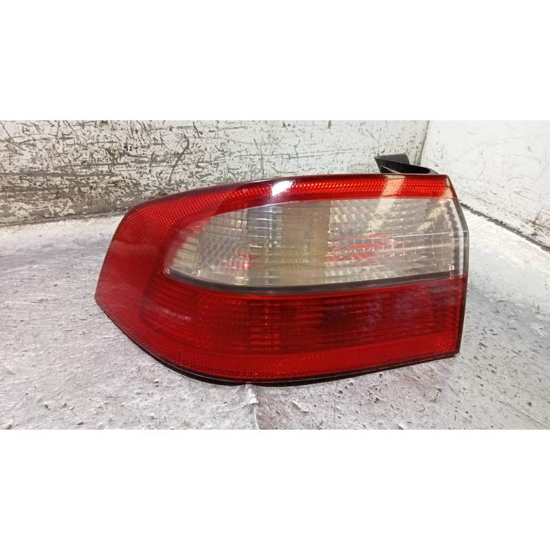 Recambio de piloto trasero izquierdo para renault laguna ii (bg0) expression referencia OEM IAM 8200002473  2002