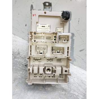 CAJA RELES / FUSIBLES 0J160349 8273342080 