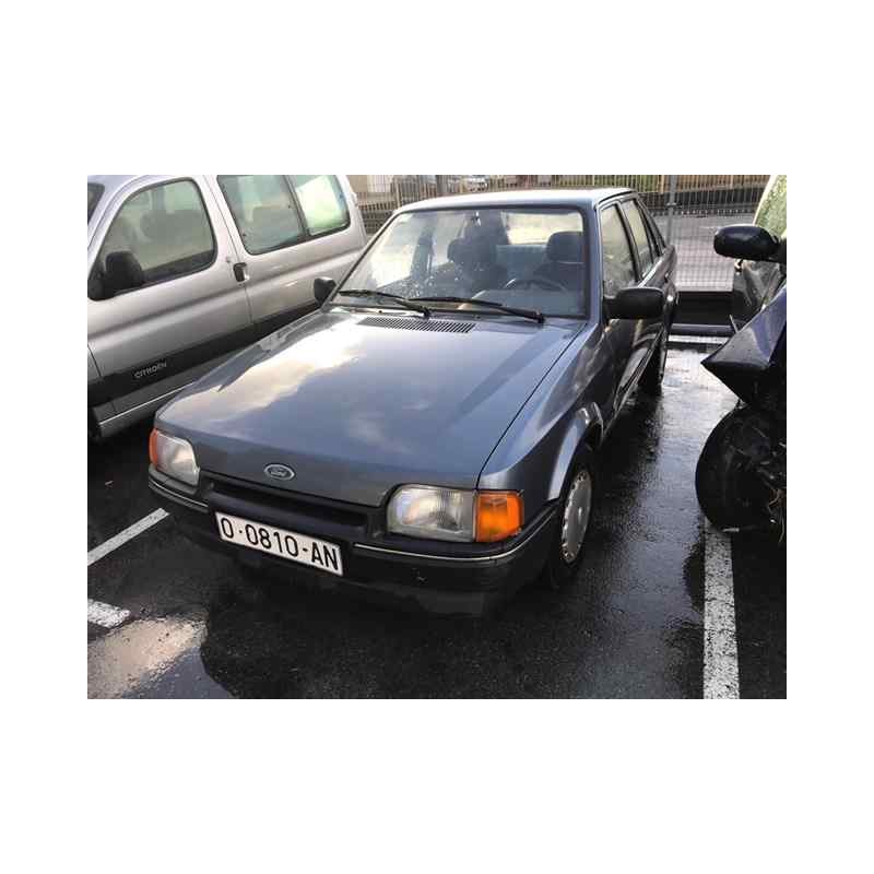 ford escort berlina del año 1988