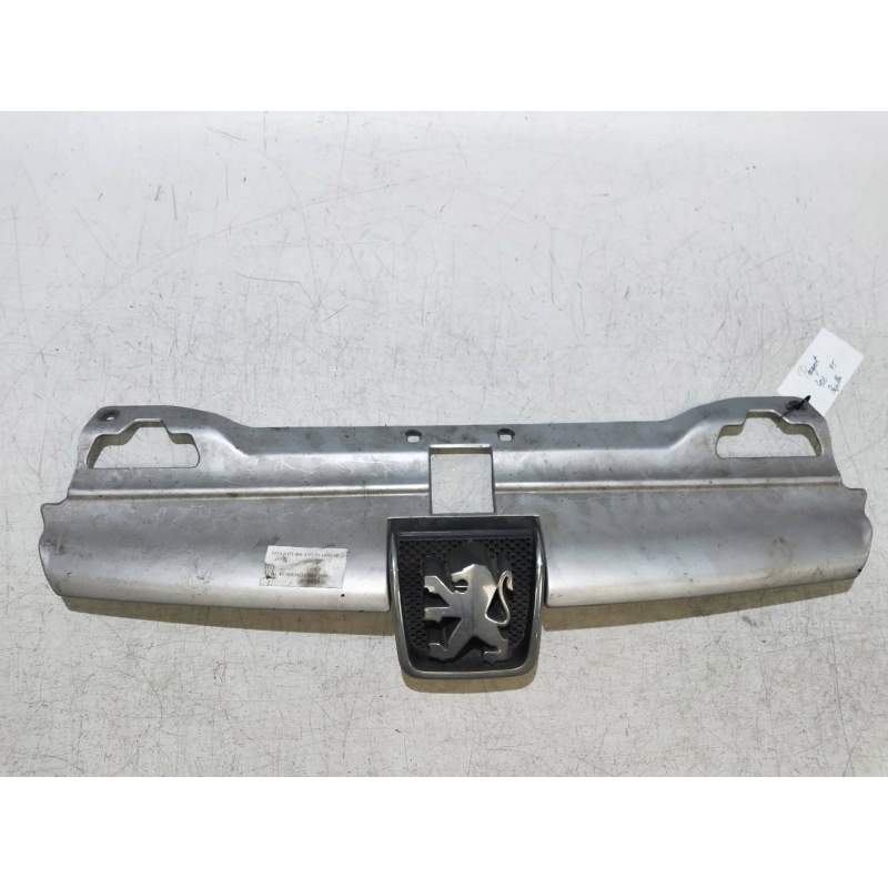 Recambio de rejilla delantera para peugeot 406 berlina (s1/s2) 1.9 turbodiesel cat referencia OEM IAM   1995