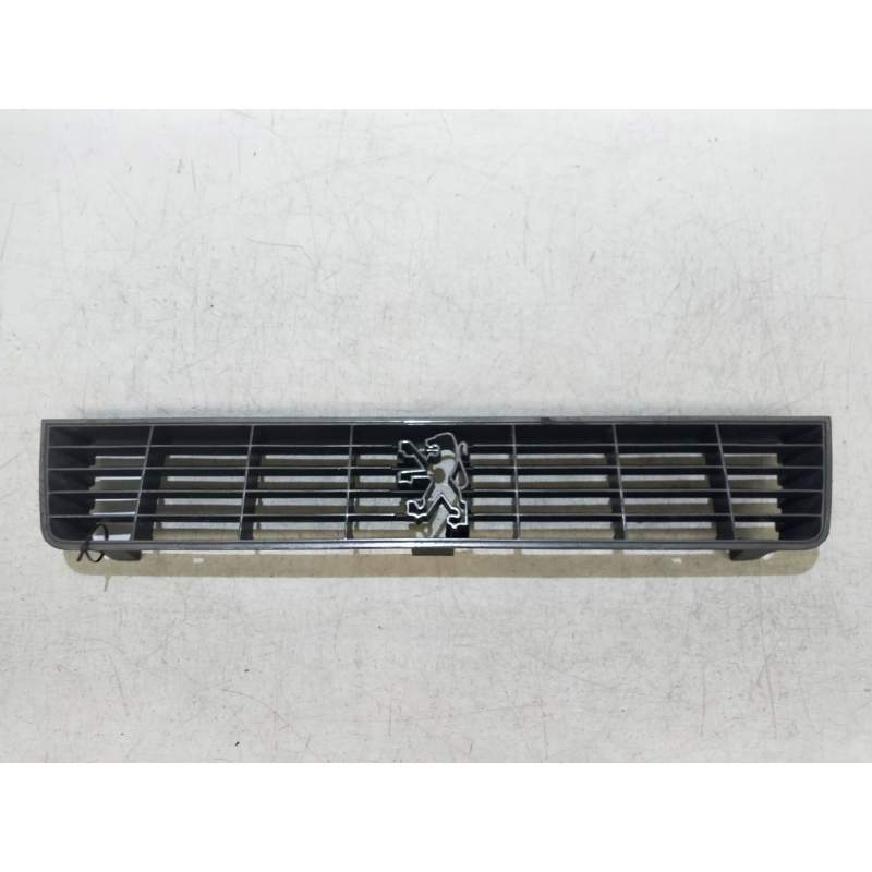 Recambio de rejilla delantera para peugeot 505 berlina 2.0 cat referencia OEM IAM   