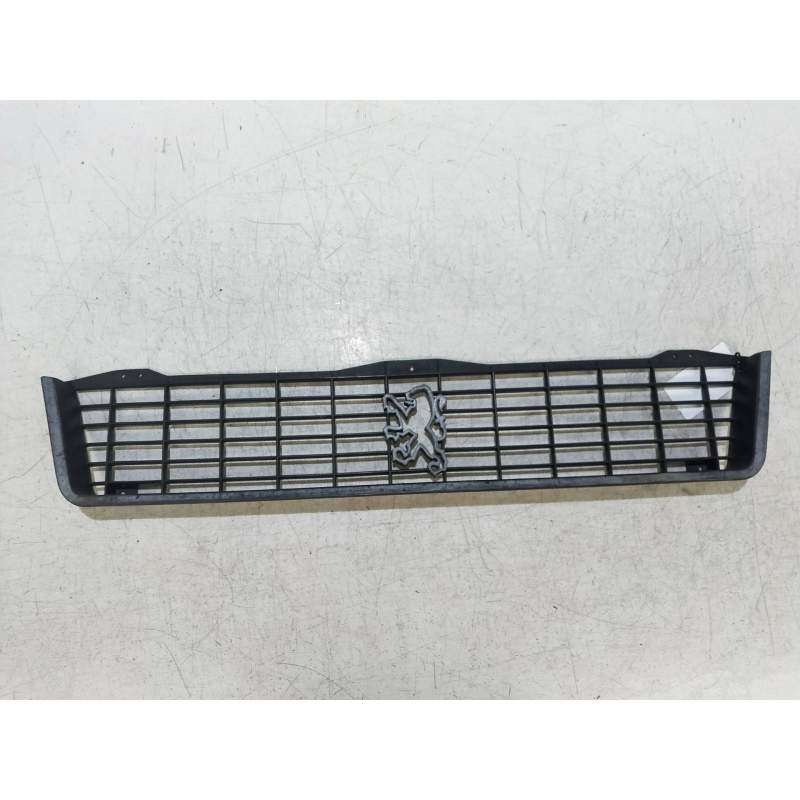 Recambio de rejilla delantera para peugeot 505 berlina 1.8 referencia OEM IAM   