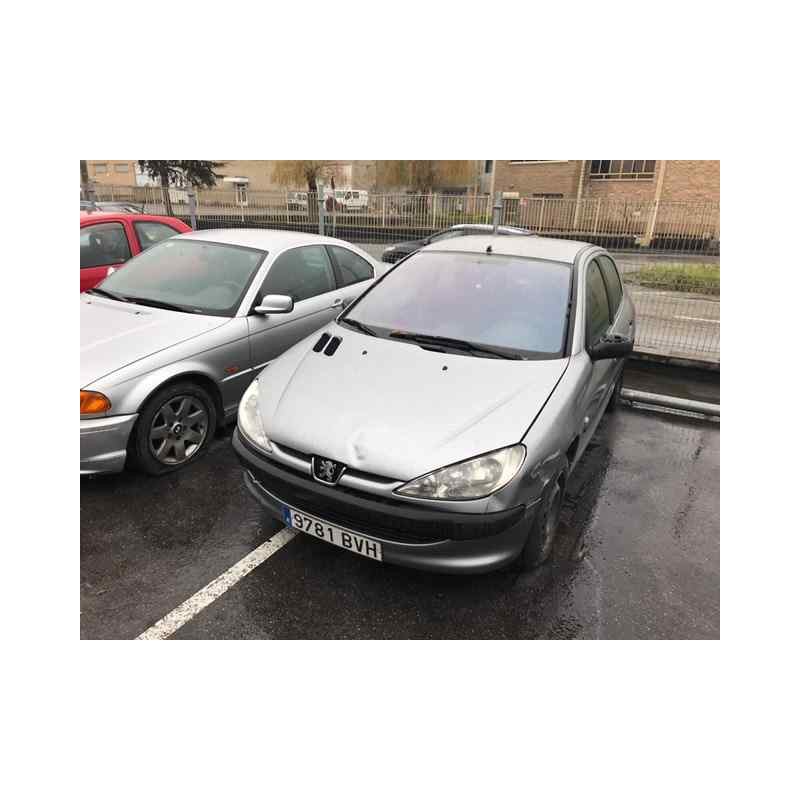 peugeot 206 berlina del año 2002