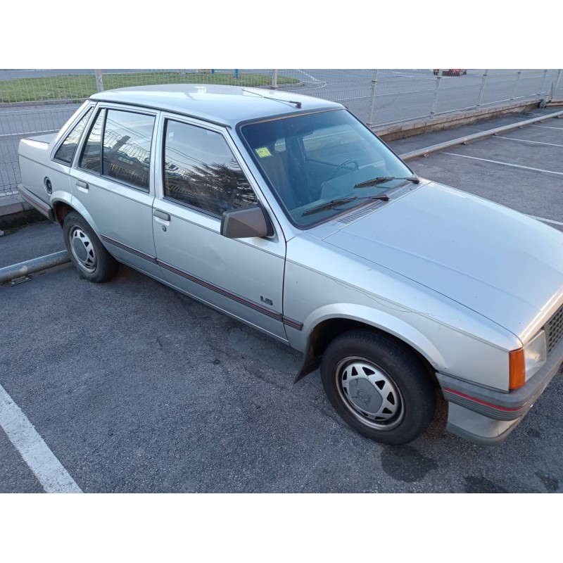 opel corsa a del año 1986