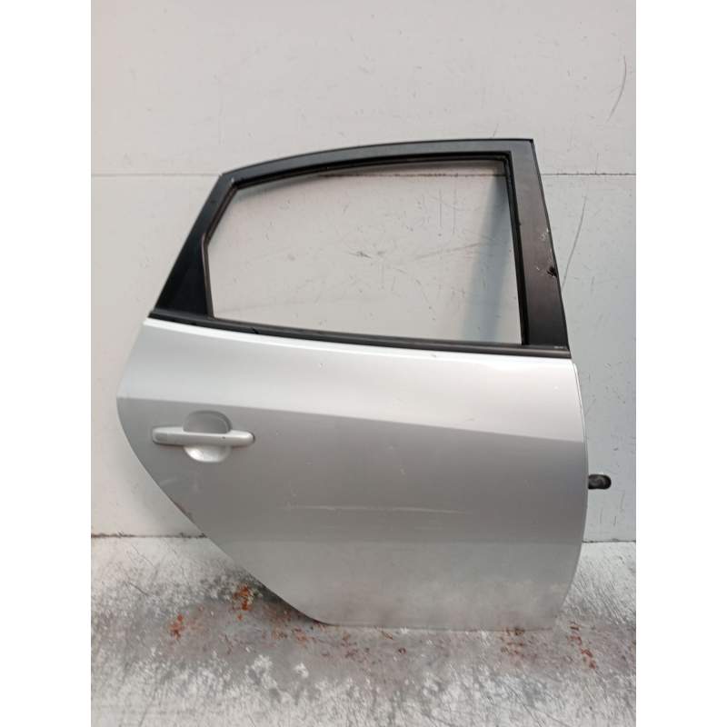 Recambio de puerta trasera derecha para hyundai elantra iii sedán (xd) 1.6 referencia OEM IAM  4P 