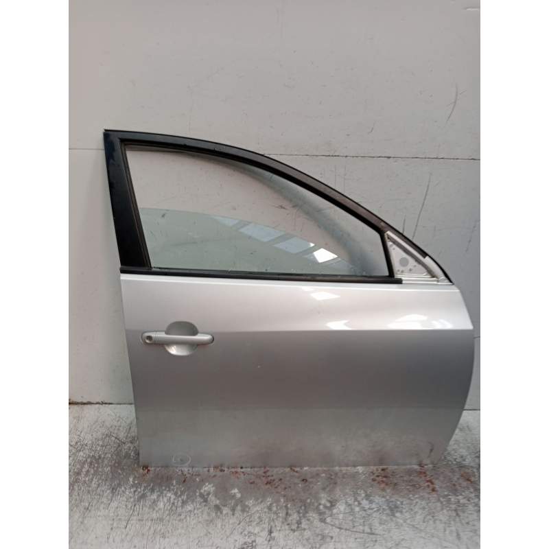 Recambio de puerta delantera derecha para hyundai elantra iii sedán (xd) 1.6 referencia OEM IAM  4P 