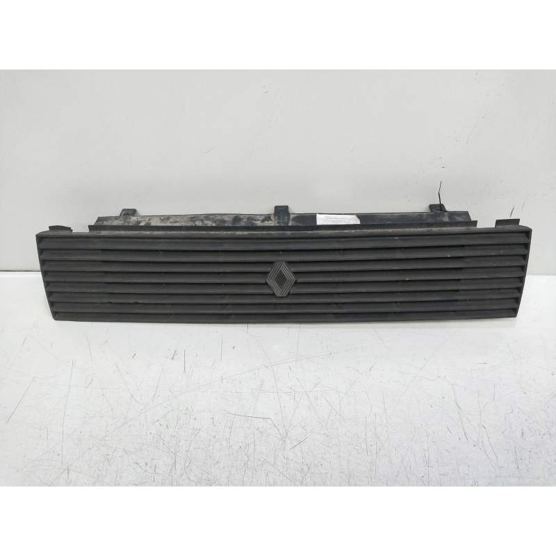 Recambio de rejilla delantera para renault 9 1.6 diesel referencia OEM IAM   