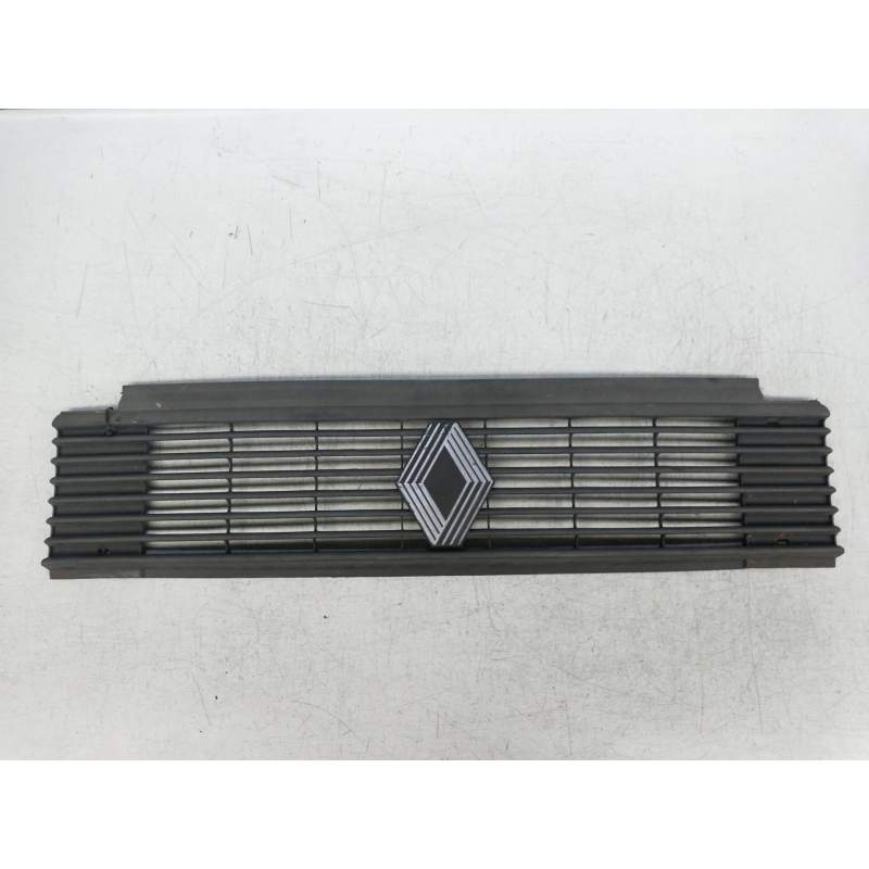 Recambio de rejilla delantera para renault b 110 - 35 / 50 / 60 2.5 diesel referencia OEM IAM   