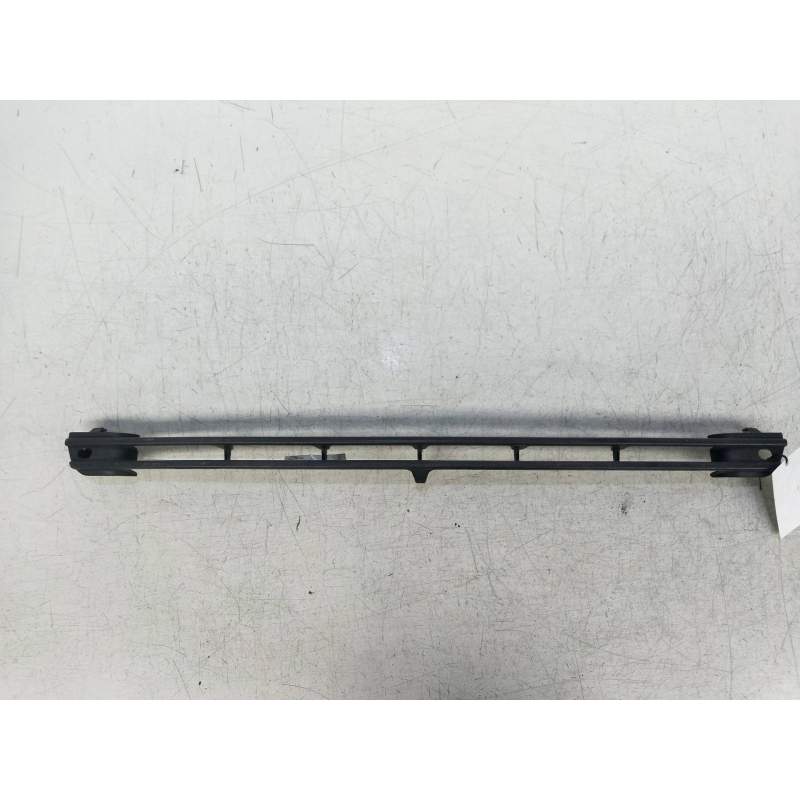 Recambio de rejilla delantera para renault clio i phase iii 1.9 diesel referencia OEM IAM   1991