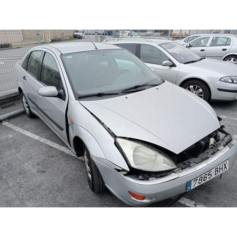 FORD FOCUS I SEDÁN (DFW)