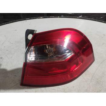 PILOTO TRASERO DERECHO 924021W2 