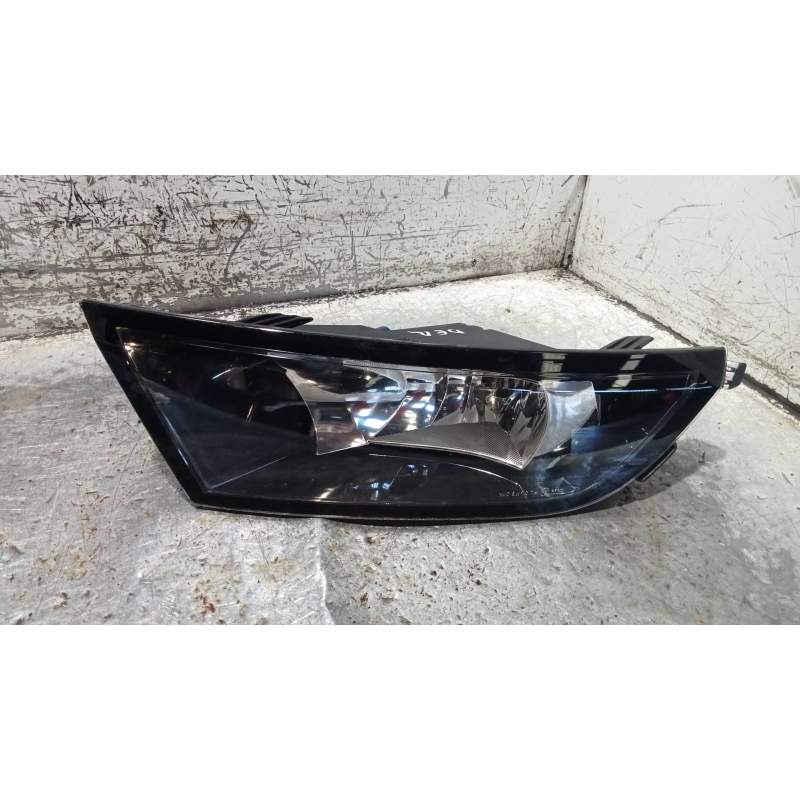 Recambio de faro antiniebla derecho para skoda fabia 1.0 tsi referencia OEM IAM 6V0941700A 90138613 