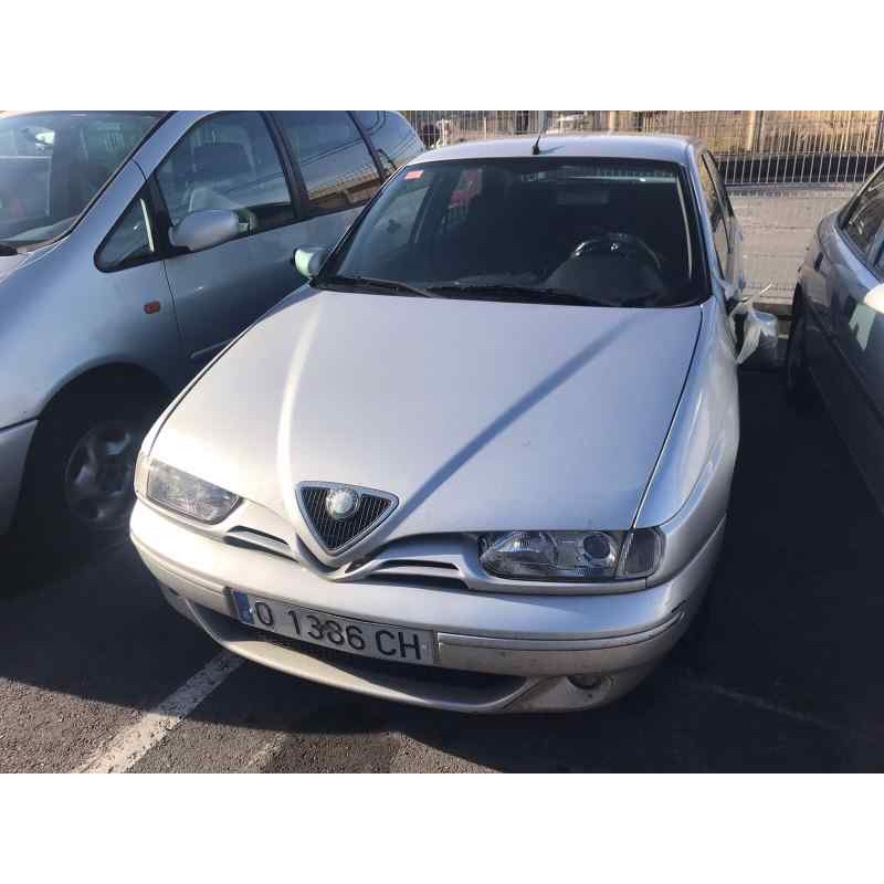 alfa romeo 146 del año 2000