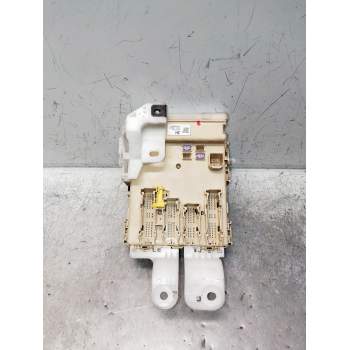 CAJA RELES / FUSIBLES 8922102331 50119221 63583366 8273012X70A