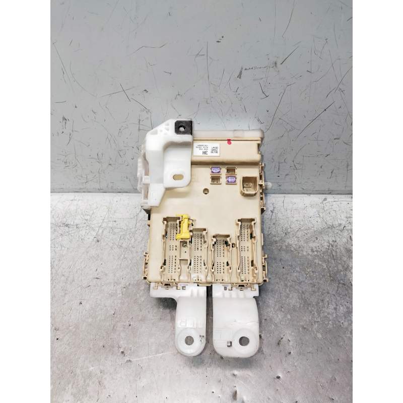 Recambio de caja reles / fusibles para toyota auris business referencia OEM IAM 8922102331 50119221 63583366 8273012X70A